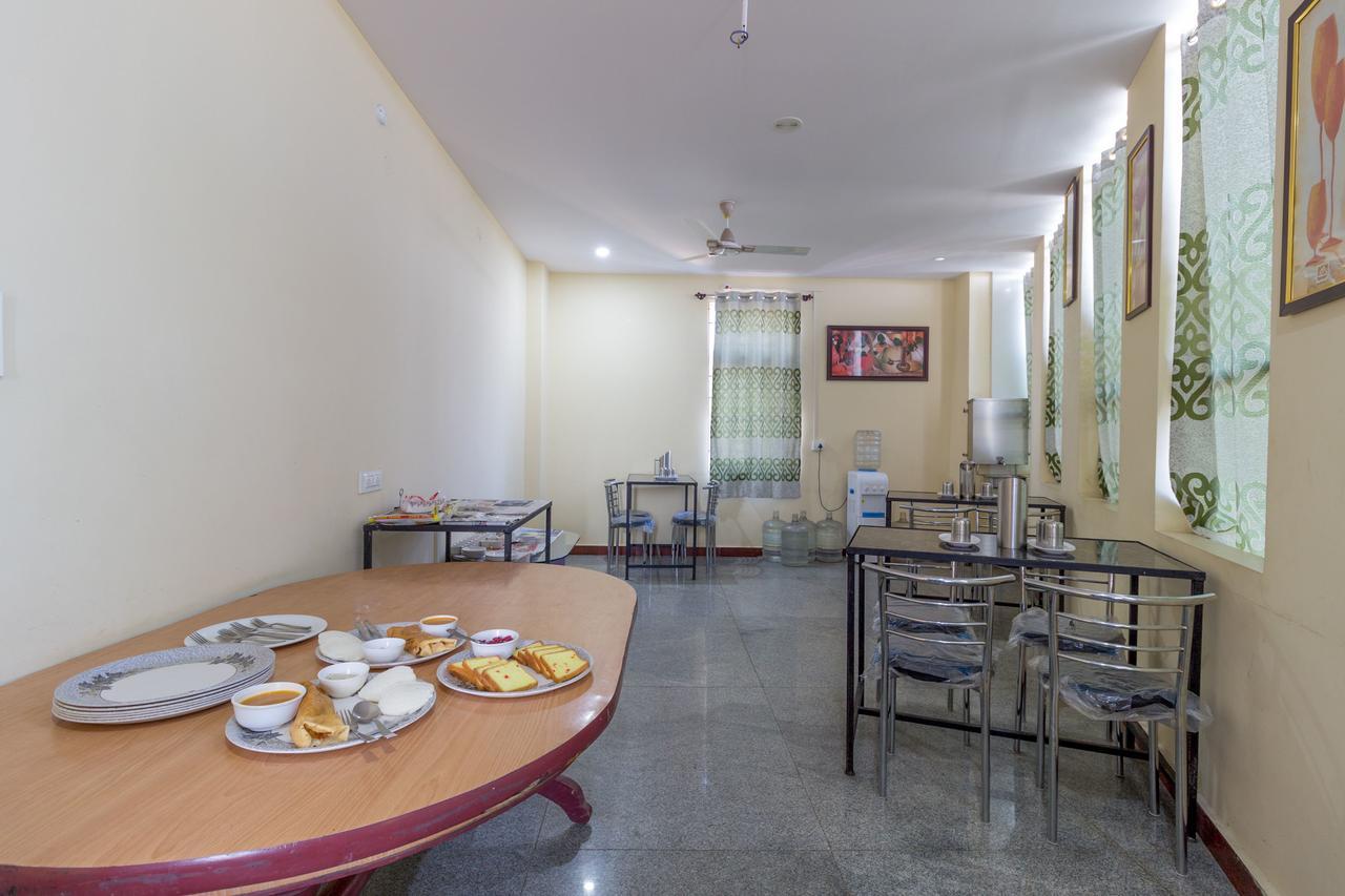 Oyo 7627 Royal Plaza Ξενοδοχείο Χιντεραμπάντ Εξωτερικό φωτογραφία