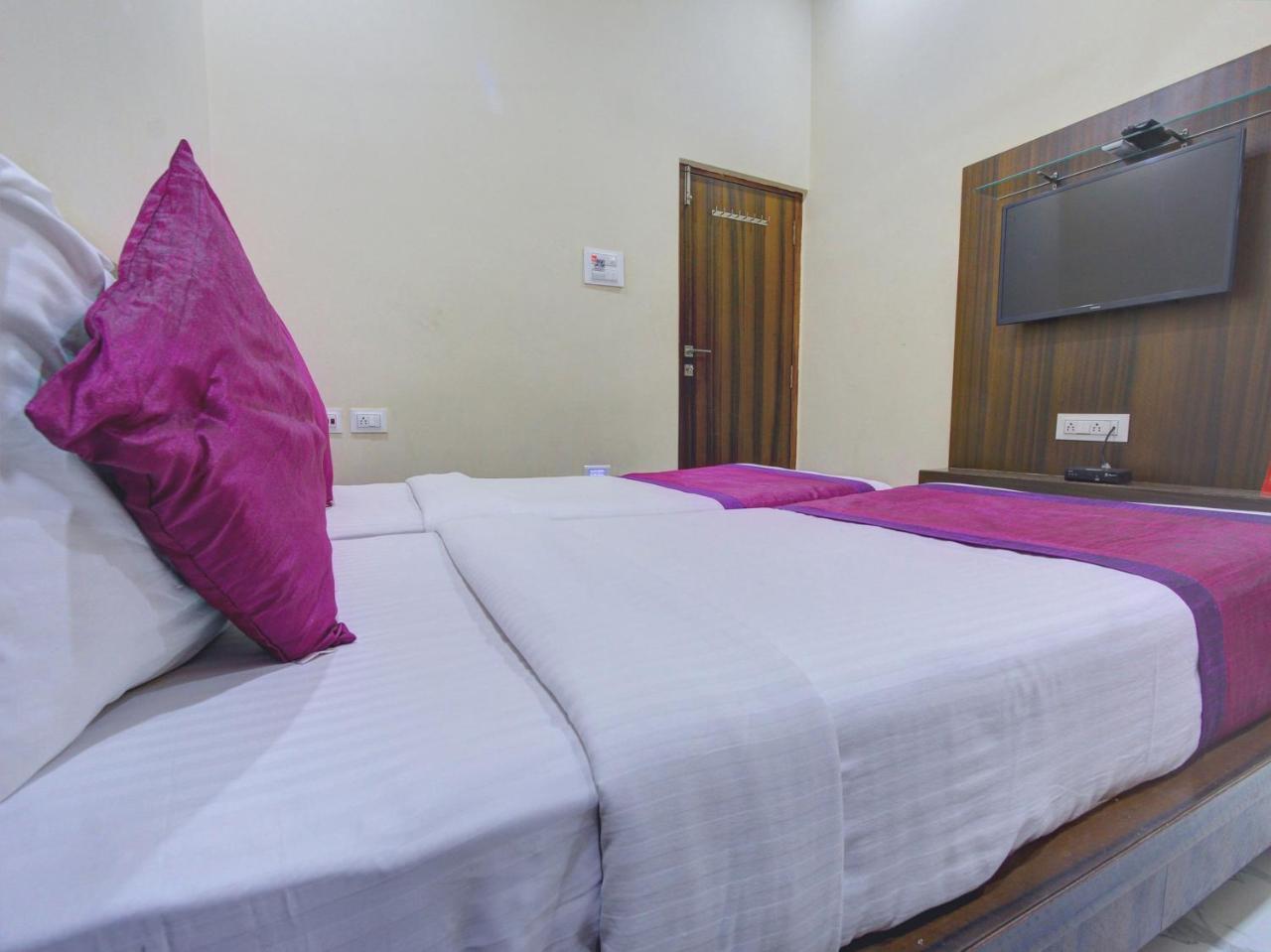Oyo 7627 Royal Plaza Ξενοδοχείο Χιντεραμπάντ Εξωτερικό φωτογραφία