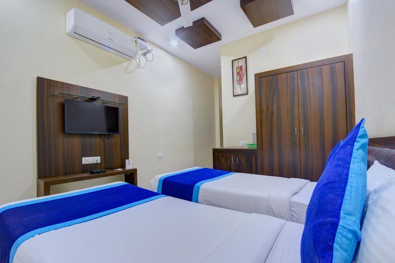 Oyo 7627 Royal Plaza Ξενοδοχείο Χιντεραμπάντ Εξωτερικό φωτογραφία
