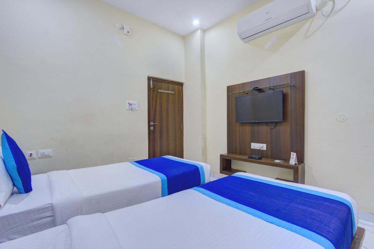 Oyo 7627 Royal Plaza Ξενοδοχείο Χιντεραμπάντ Εξωτερικό φωτογραφία