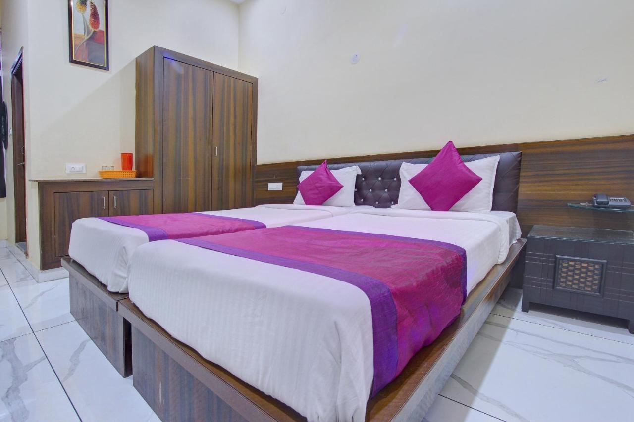 Oyo 7627 Royal Plaza Ξενοδοχείο Χιντεραμπάντ Εξωτερικό φωτογραφία